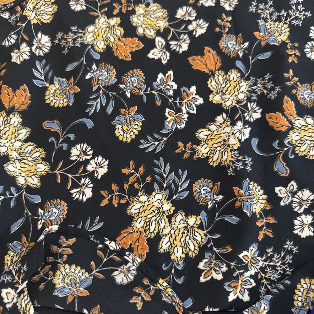 Vince Camuto Shirt M Women's Sleeveless Tank Black Floral Ruffle V-Neck - Picture 7 of 7